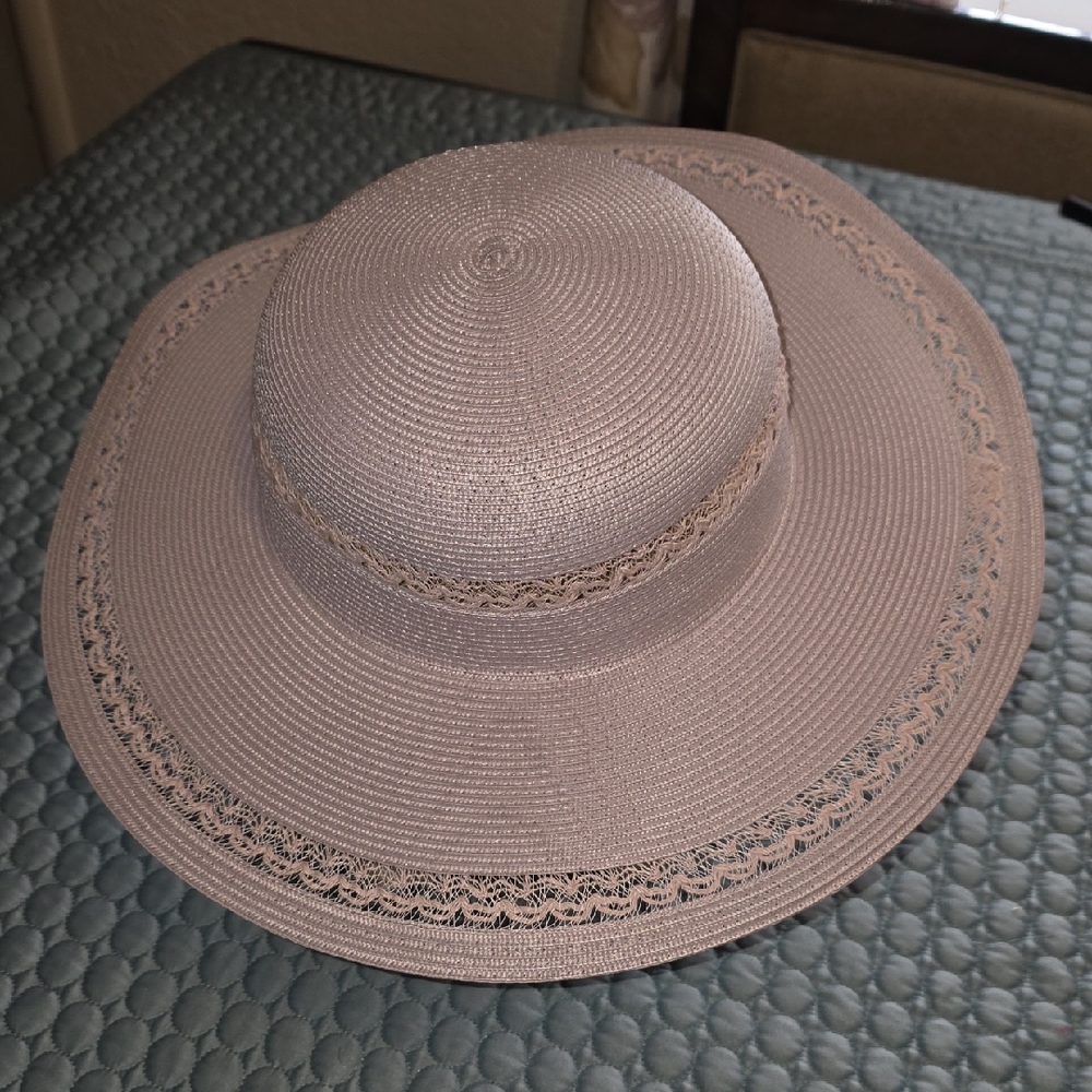 Elegant Lace Trimmed Sun Hat